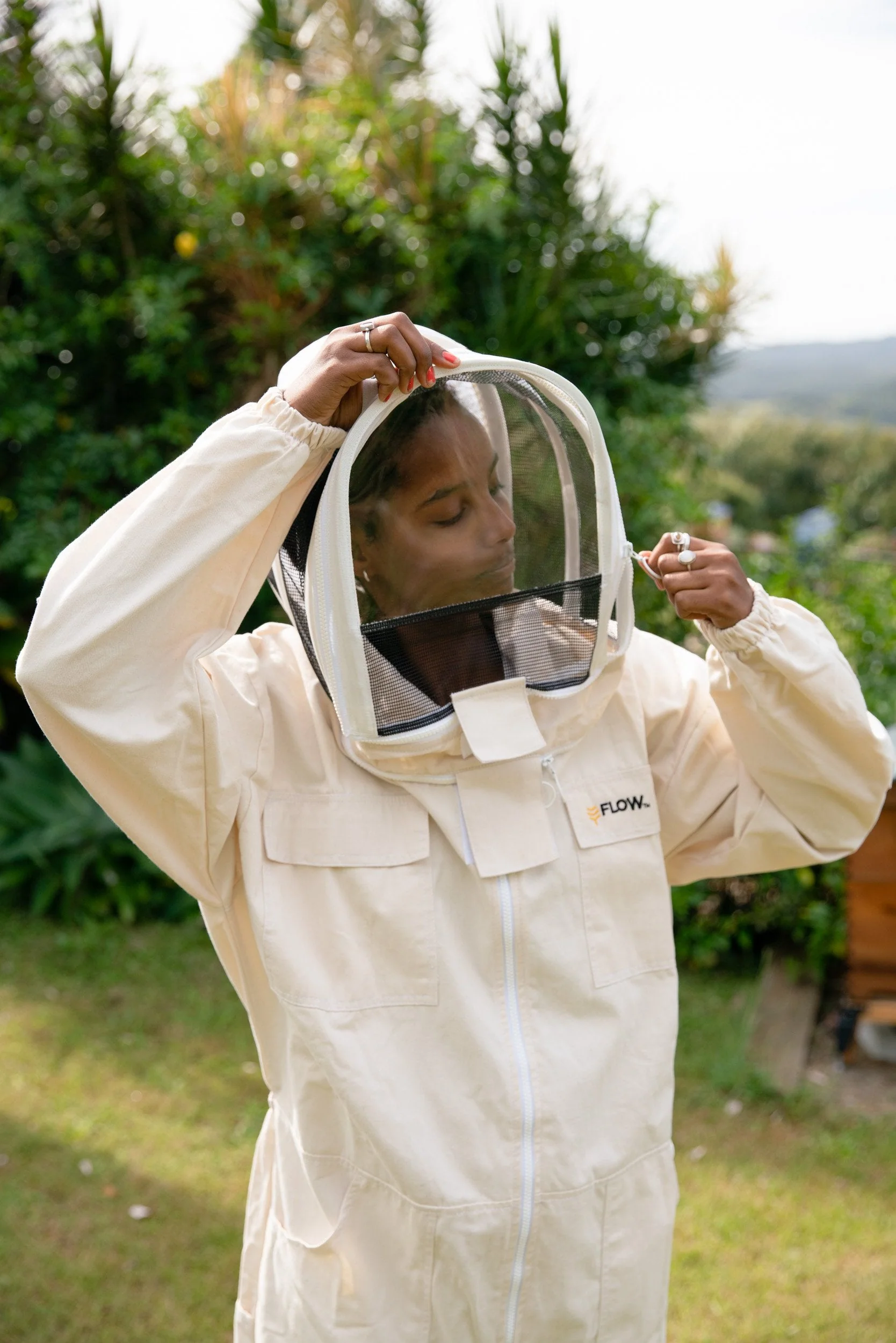 Flow Bee Suit Hood – Clear View - Image 6